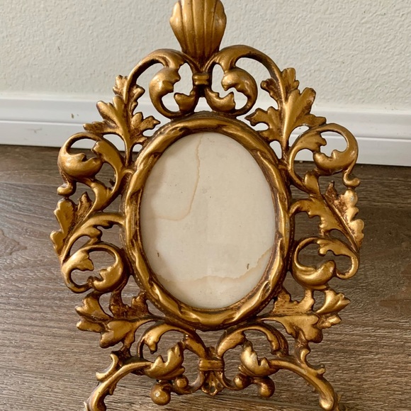 Antique Free Standing Brass Ornate Victorian Picture Frame - Picture 5 of 10